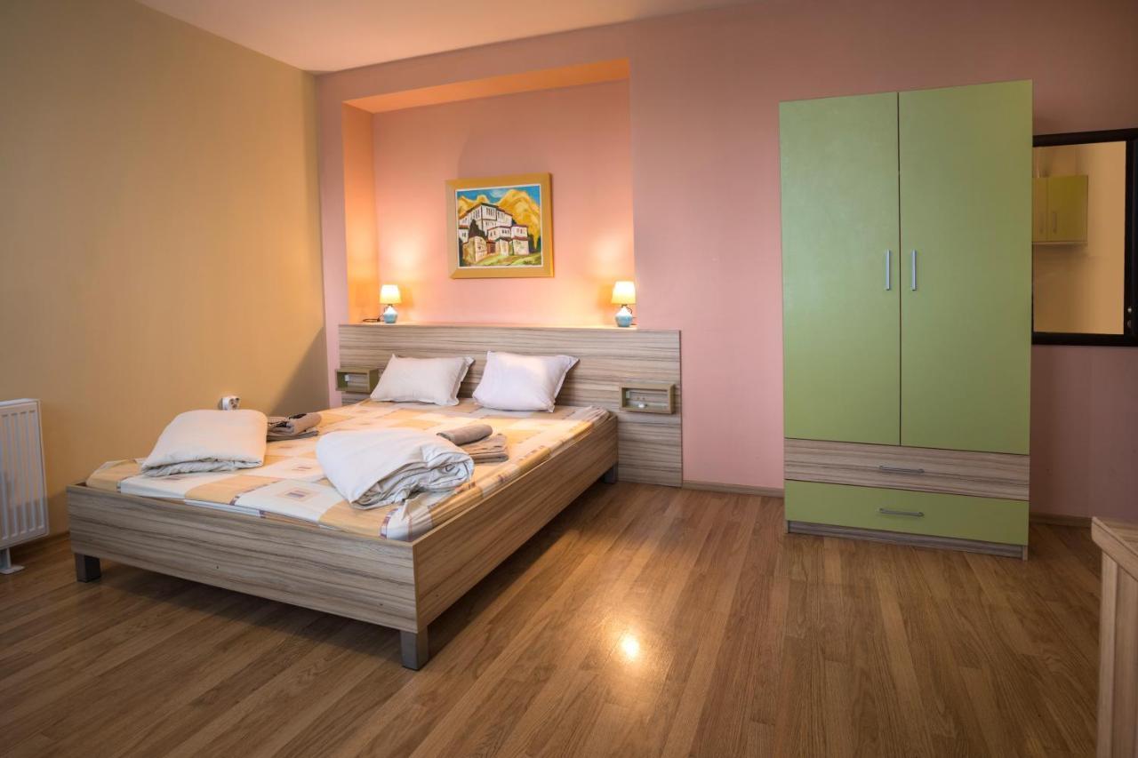 Hanovete Hotel Pliska ภายนอก รูปภาพ