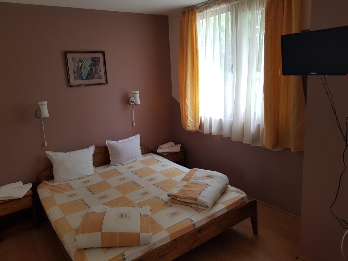 Hanovete Hotel Pliska ภายนอก รูปภาพ